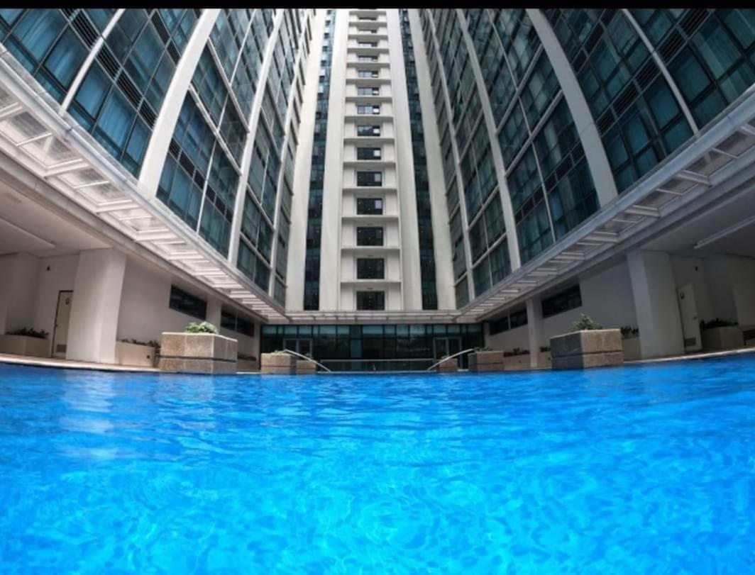 One Uptown Opposite Of Grandhyatt Hotel Manila Taguig City Habitación foto